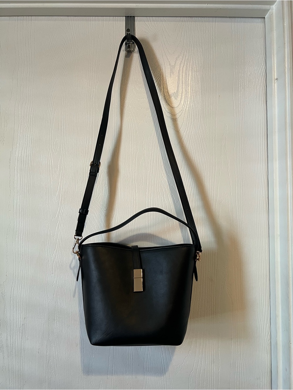 A new day Black Solid Crossbody Bag Gold Hardware Adjustable & Detachable Strap